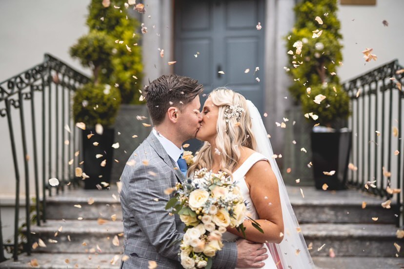 Sustainable Elegance: Discover the Beauty of Our Eco-Friendly Freeze-Dried Rose Petals for Weddings